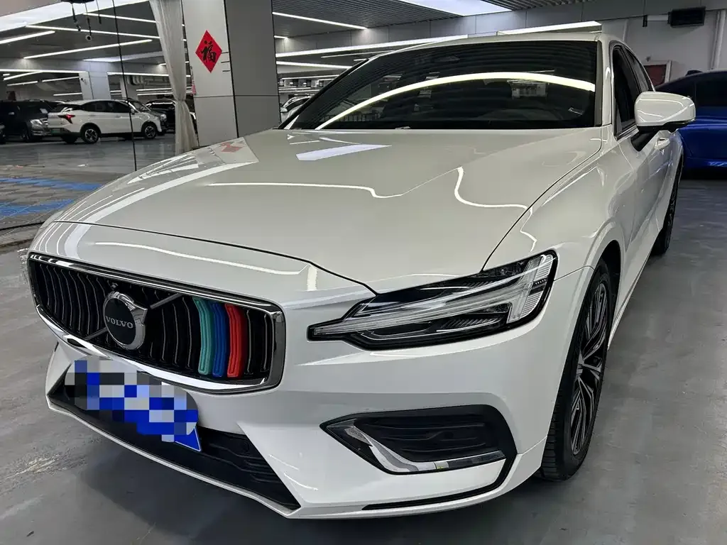Volvo S60 2024 из CN, фото 1