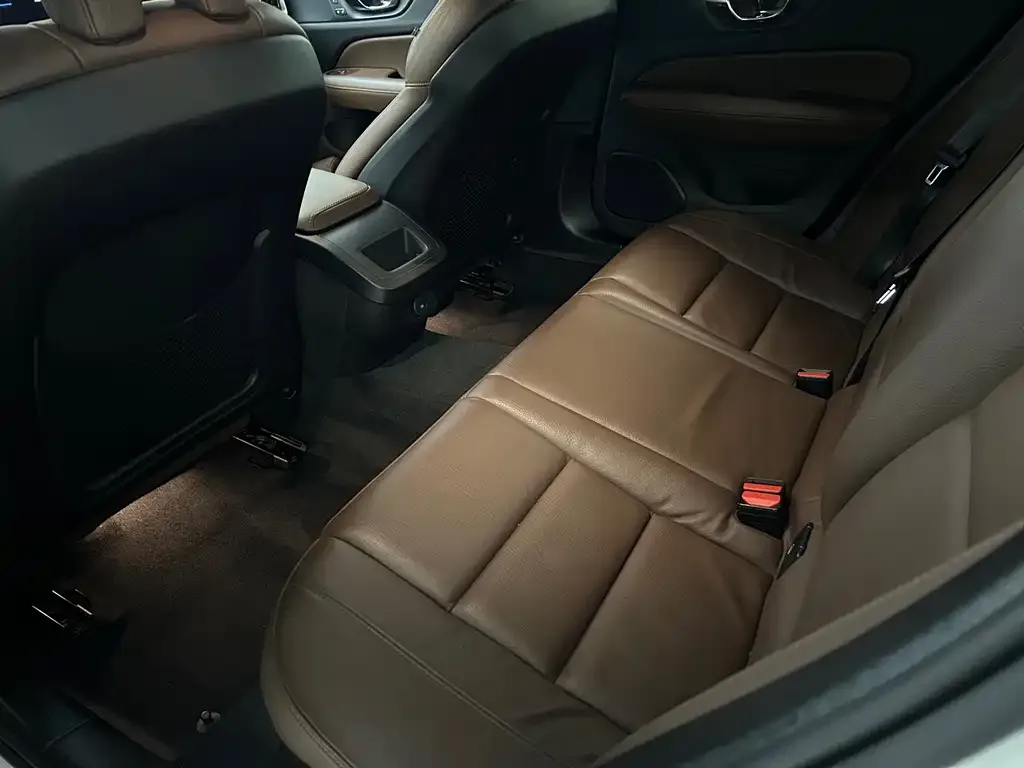 Volvo S60 2024 из CN, фото 10