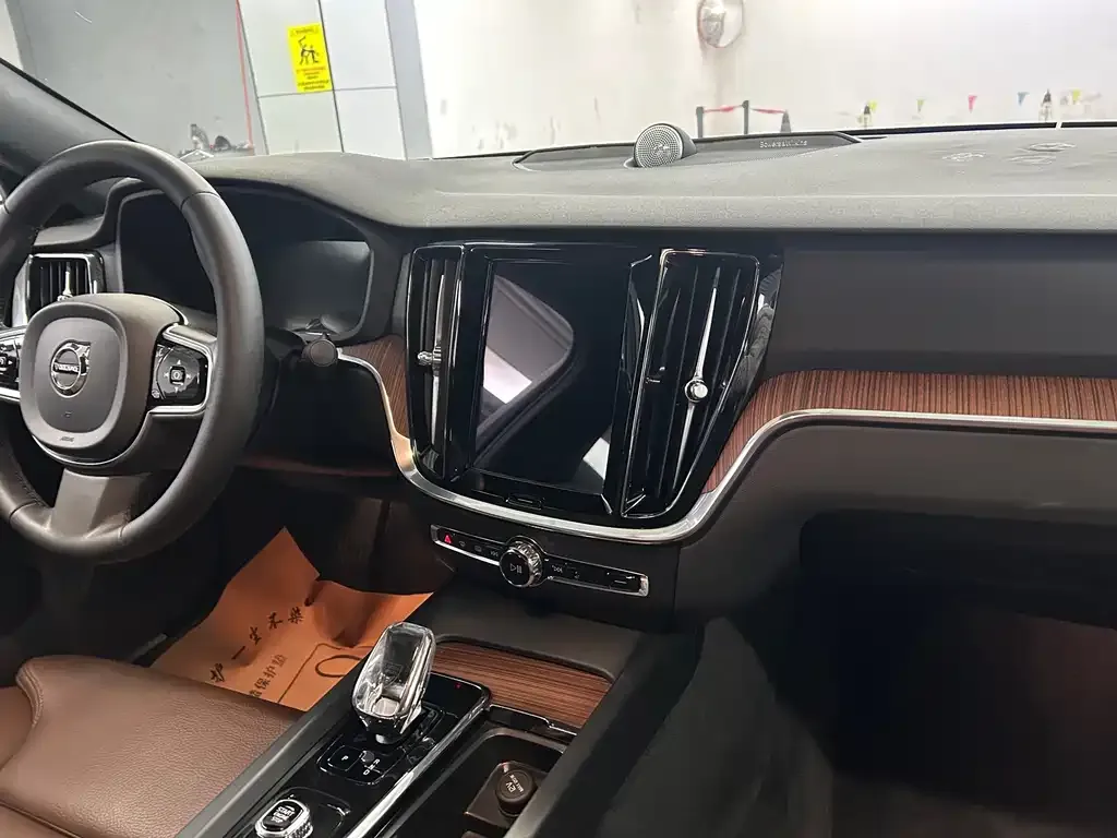 Volvo S60 2024 из CN, фото 6
