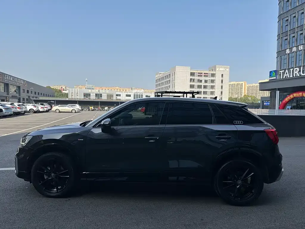 Audi Q2L 2021 из CN, фото 4