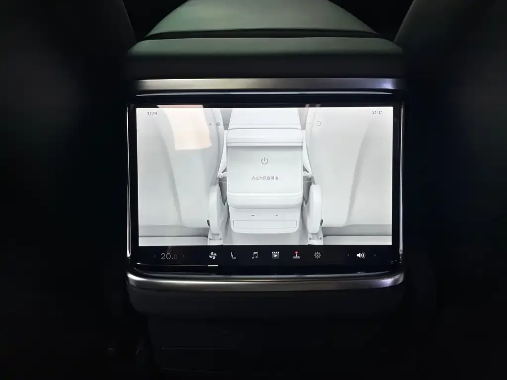 Tesla Model X — фото 8