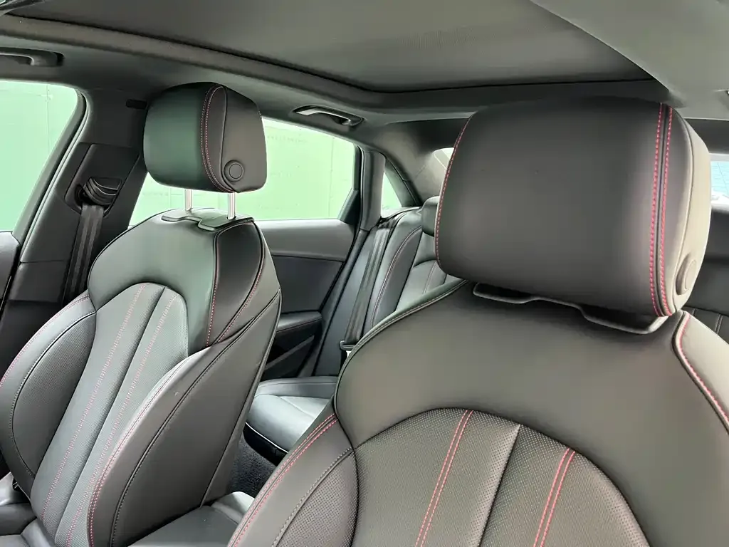 Audi A4L 2025 из CN, фото 7
