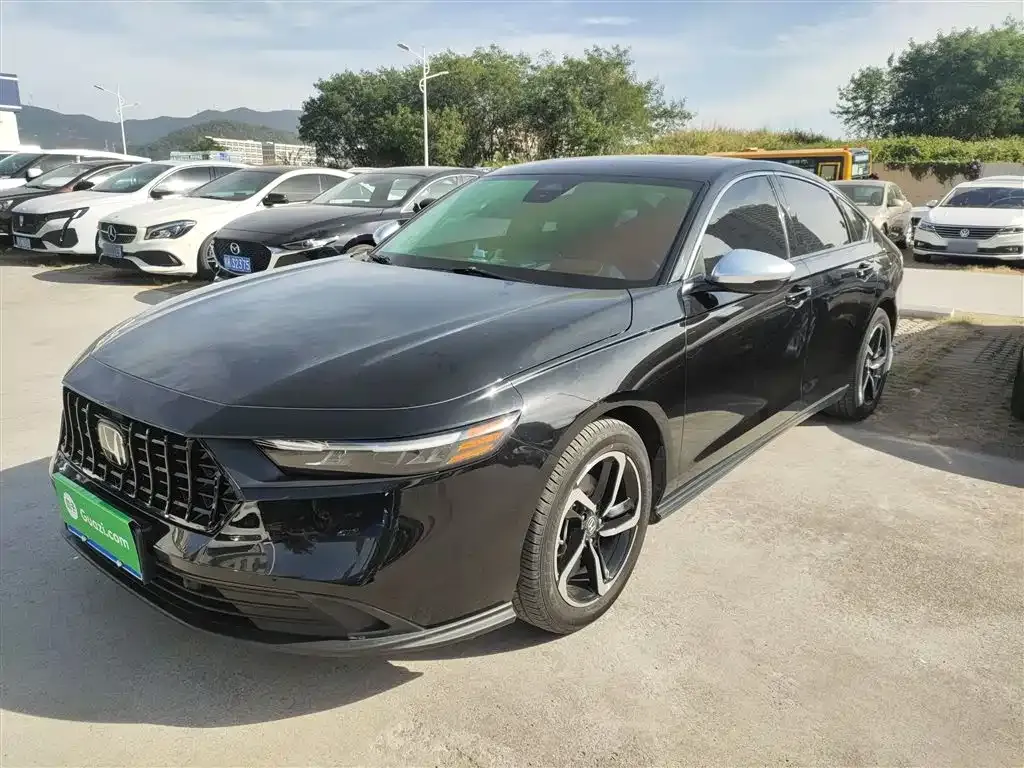 Honda Accord — фото 1