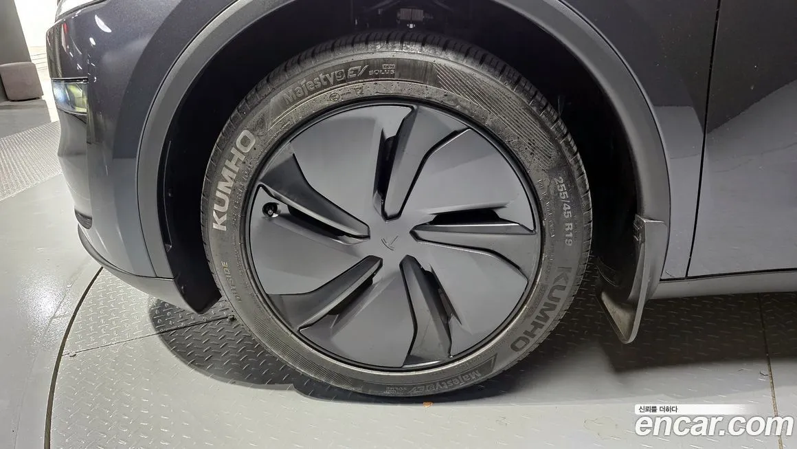 Tesla Model Y 2025 из KR, фото 5