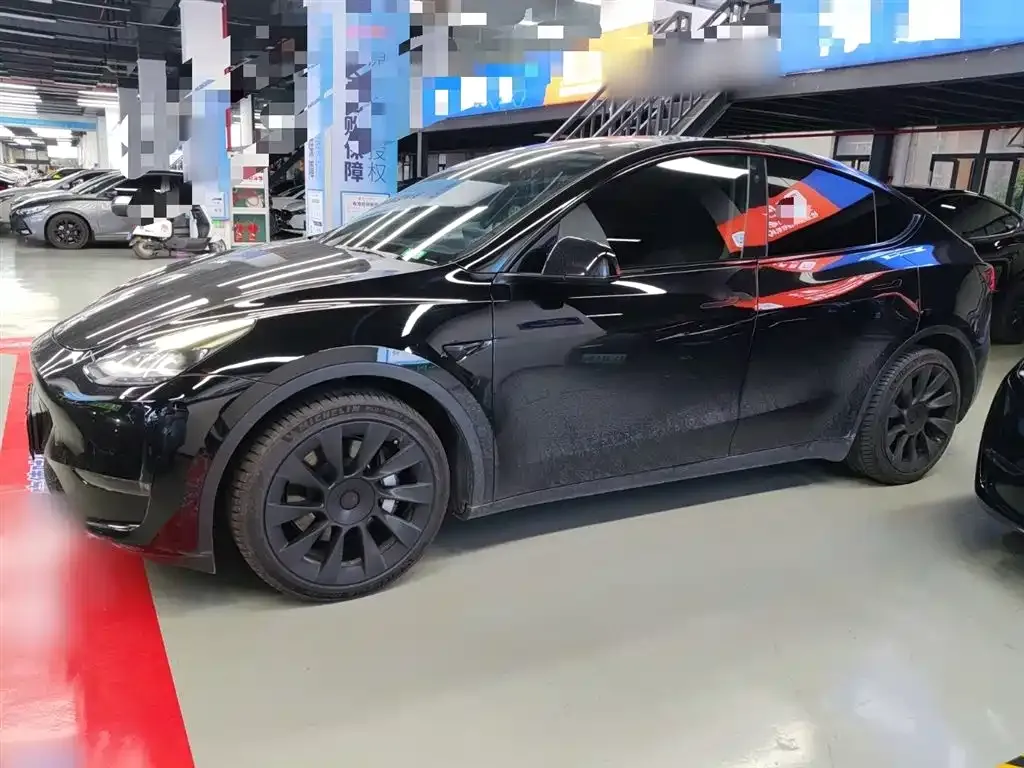Tesla Model Y — фото 5