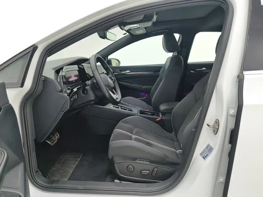 Volkswagen Golf 2022 из CN, фото 7