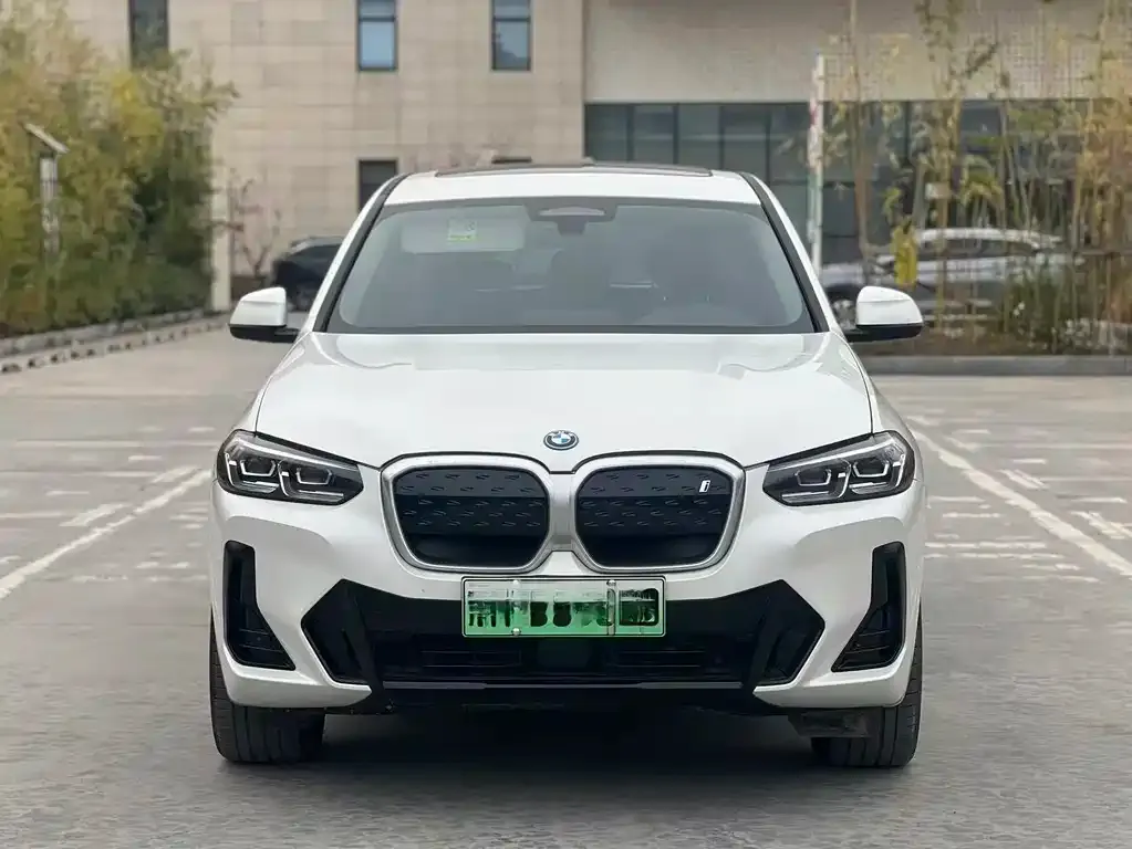 BMW iX3 2024 из CN, фото 2