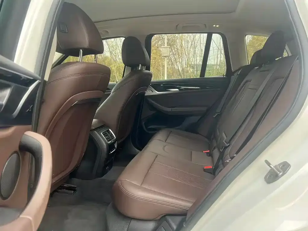 BMW iX3 2024 из CN, фото 6