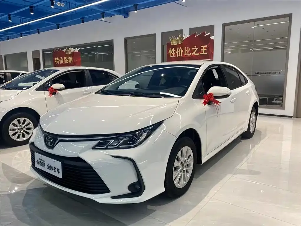 Toyota Corolla — фото 1