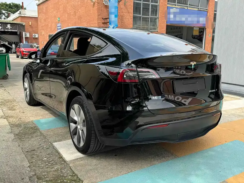 Tesla Model Y 2023 из CN, фото 7