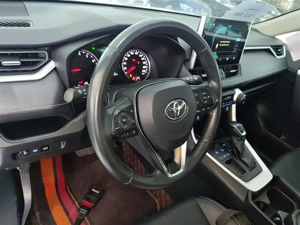 Toyota Wildlander — фото 10