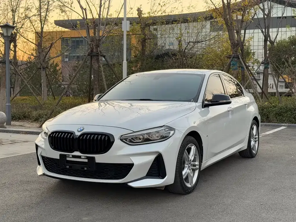 BMW 1 Series — фото 1
