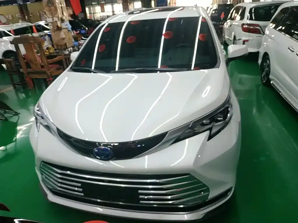 Toyota Sienna 2023 из CN, фото 3