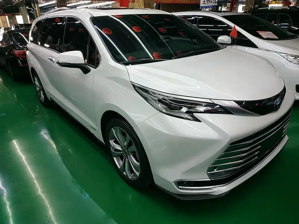 Toyota Sienna 2023 из CN, фото 4