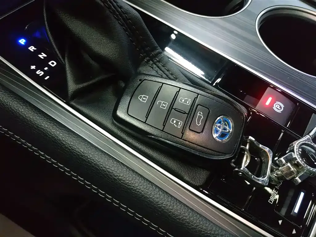 Toyota Sienna 2023 из CN, фото 9