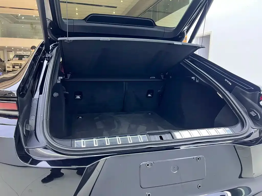 Porsche Panamera 2024 из CN, фото 8
