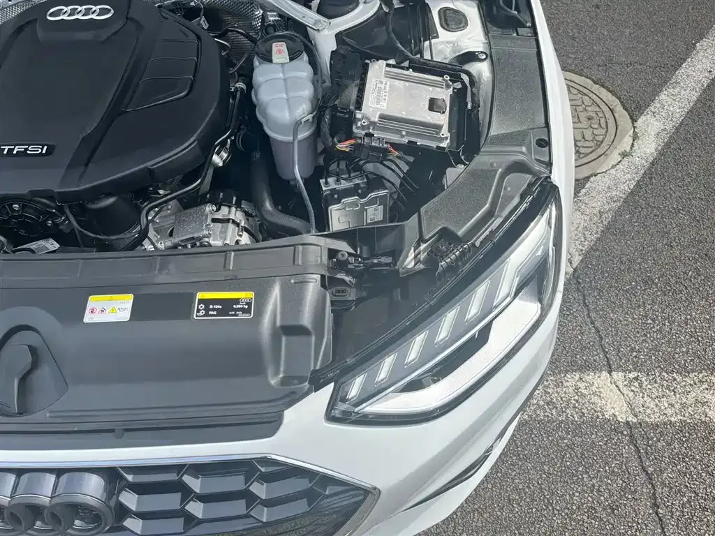 Audi A4L 2023 из CN, фото 10