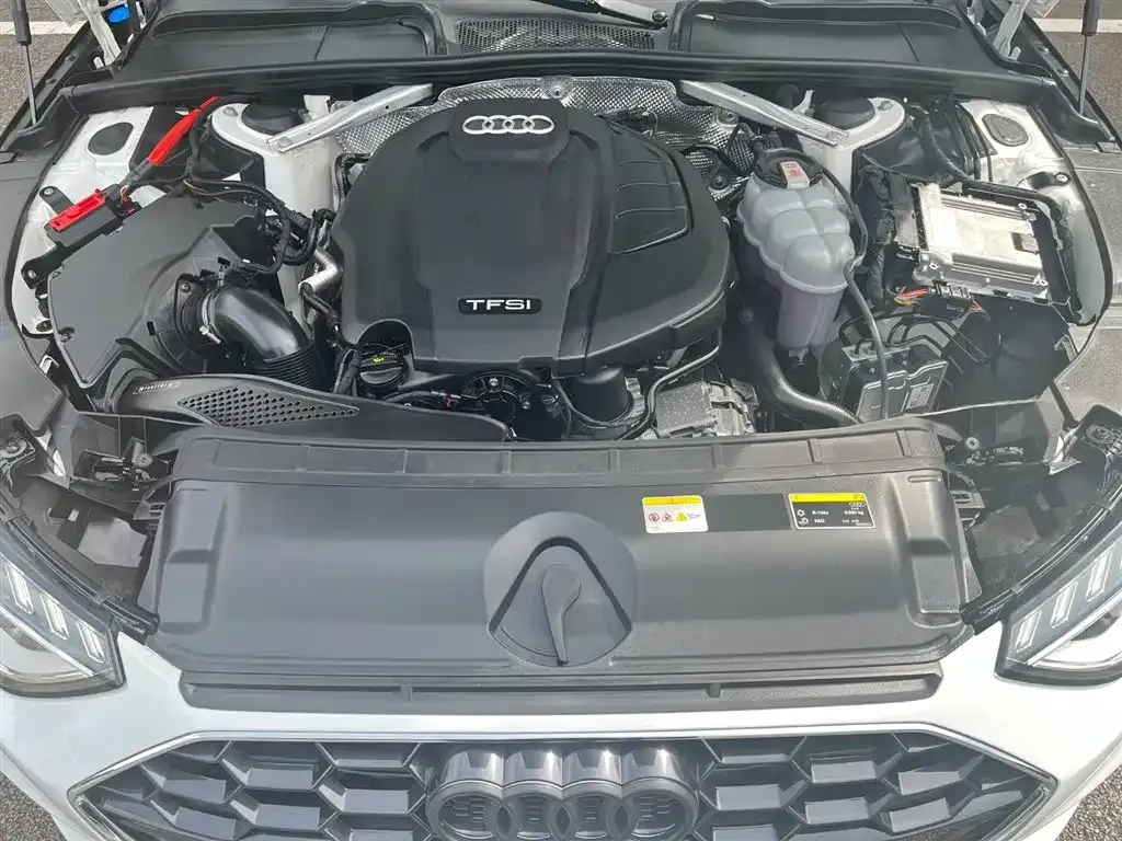 Audi A4L 2023 из CN, фото 9