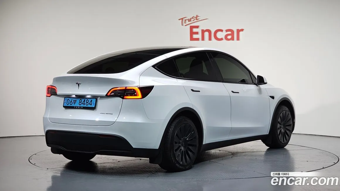 Tesla Model Y 2024 из KR, фото 2