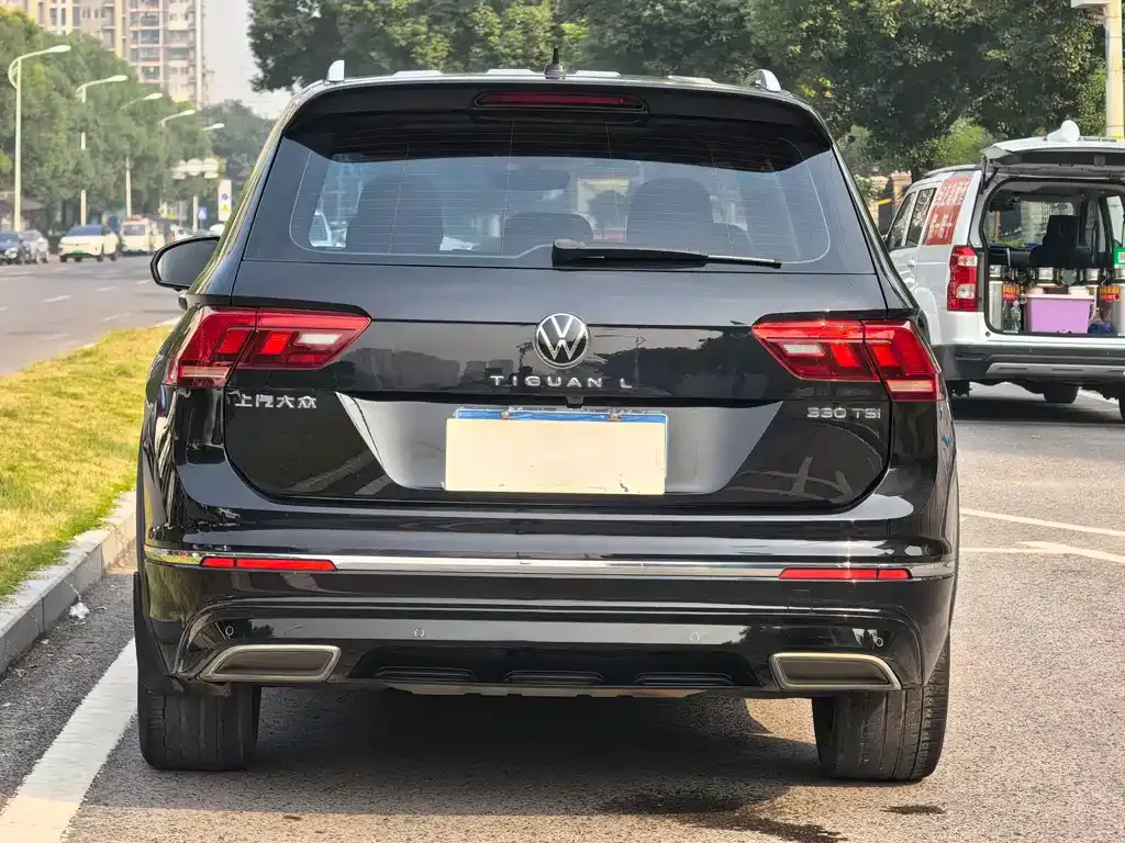 Volkswagen Tiguan L — фото 6