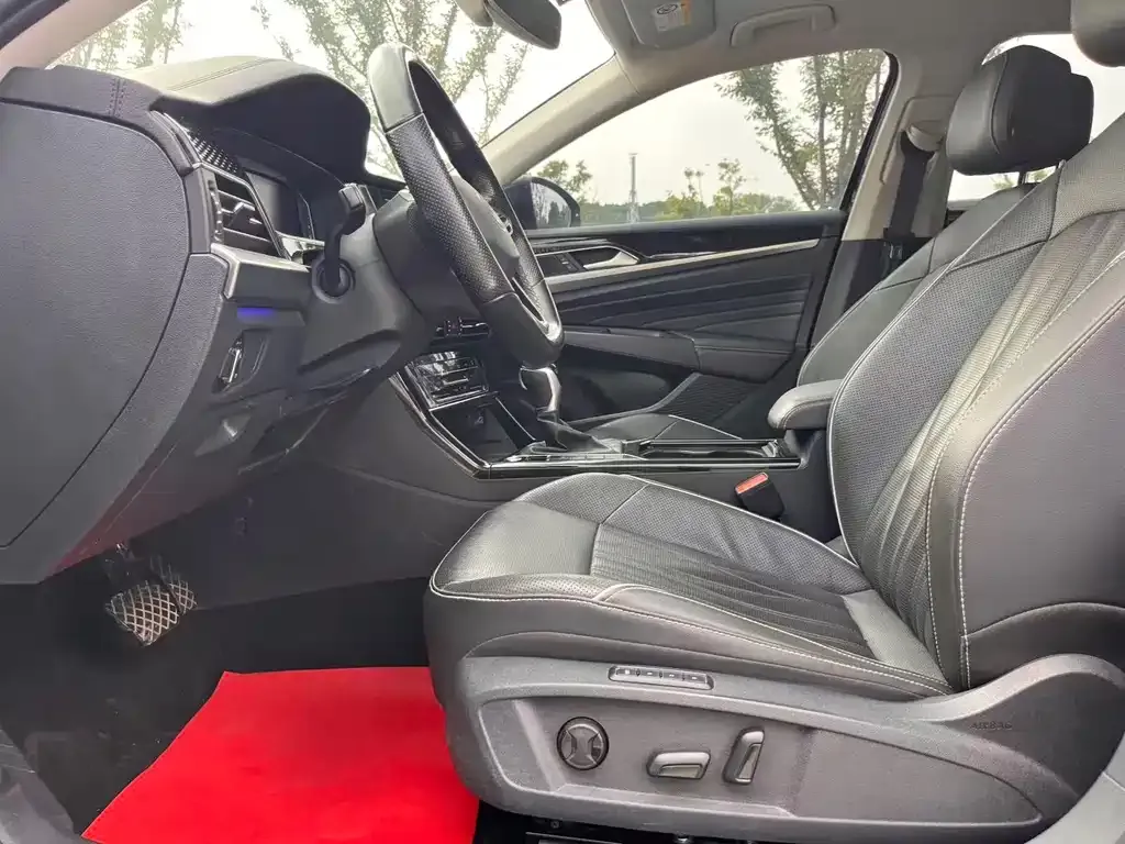 Volkswagen Passat 2021 из CN, фото 4