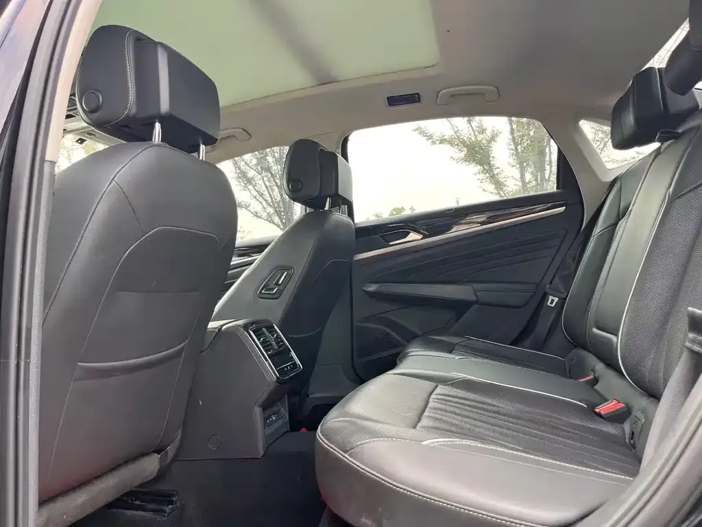 Volkswagen Passat 2021 из CN, фото 6
