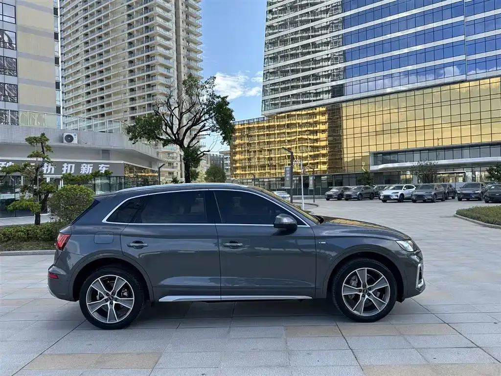 Audi Q5L 2021 из CN, фото 5
