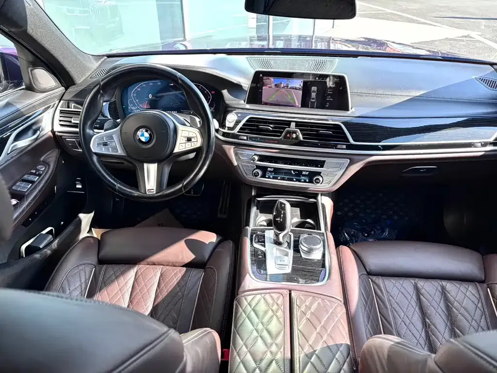BMW 7 Series — фото 9