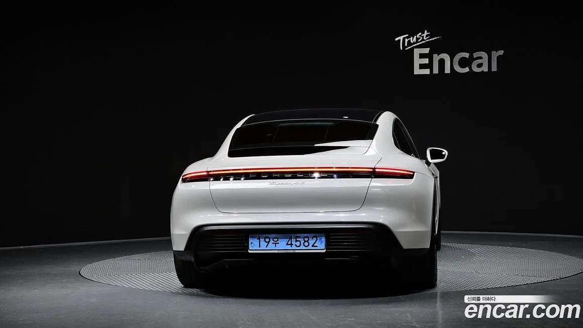 Porsche Taycan 2023 из KR, фото 4