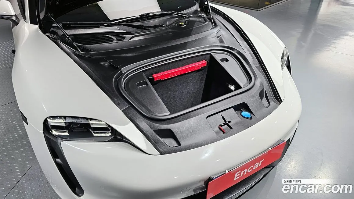 Porsche Taycan 2023 из KR, фото 6