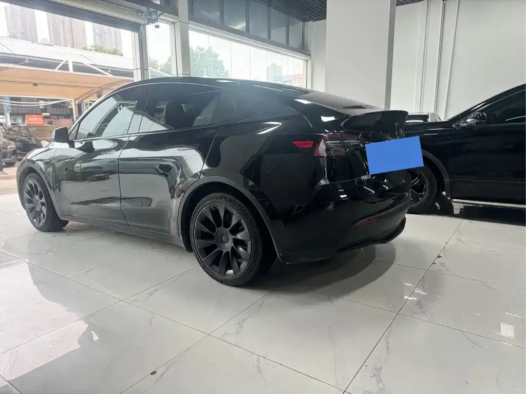 Tesla Model Y — фото 7