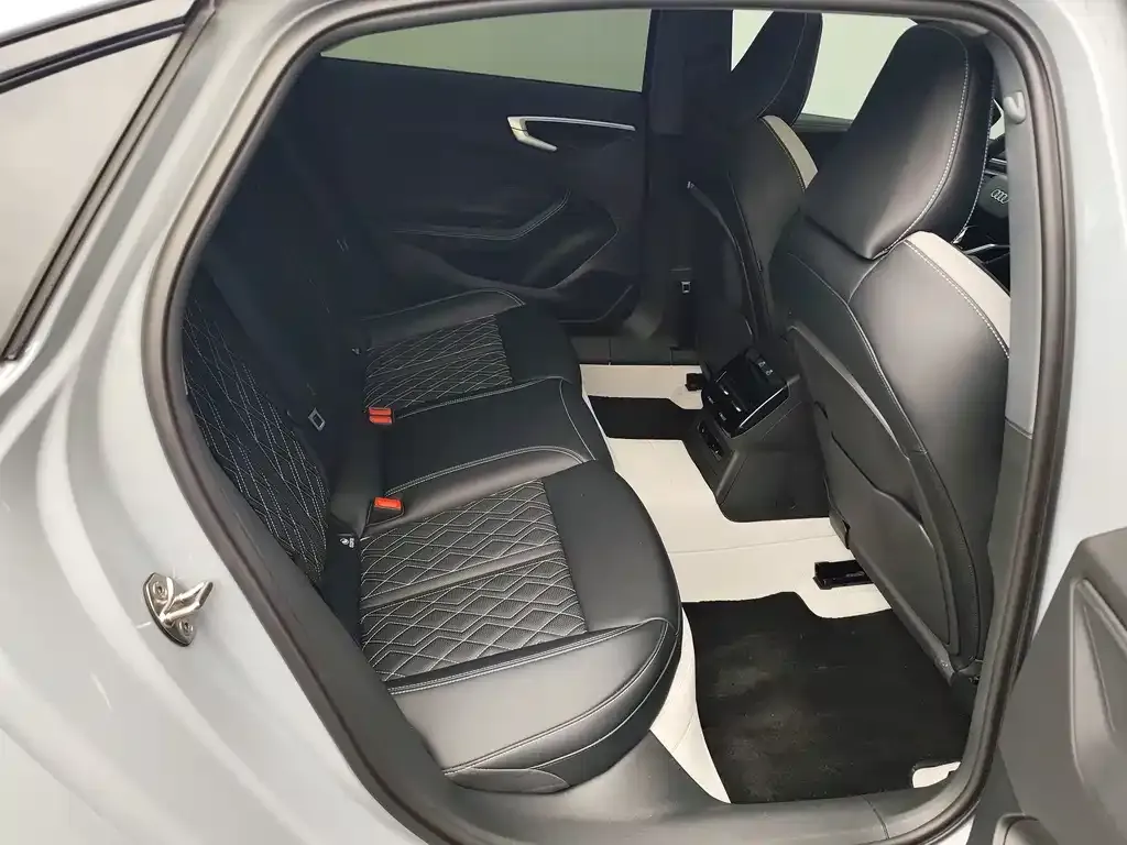 Audi A5L 2025 из CN, фото 8