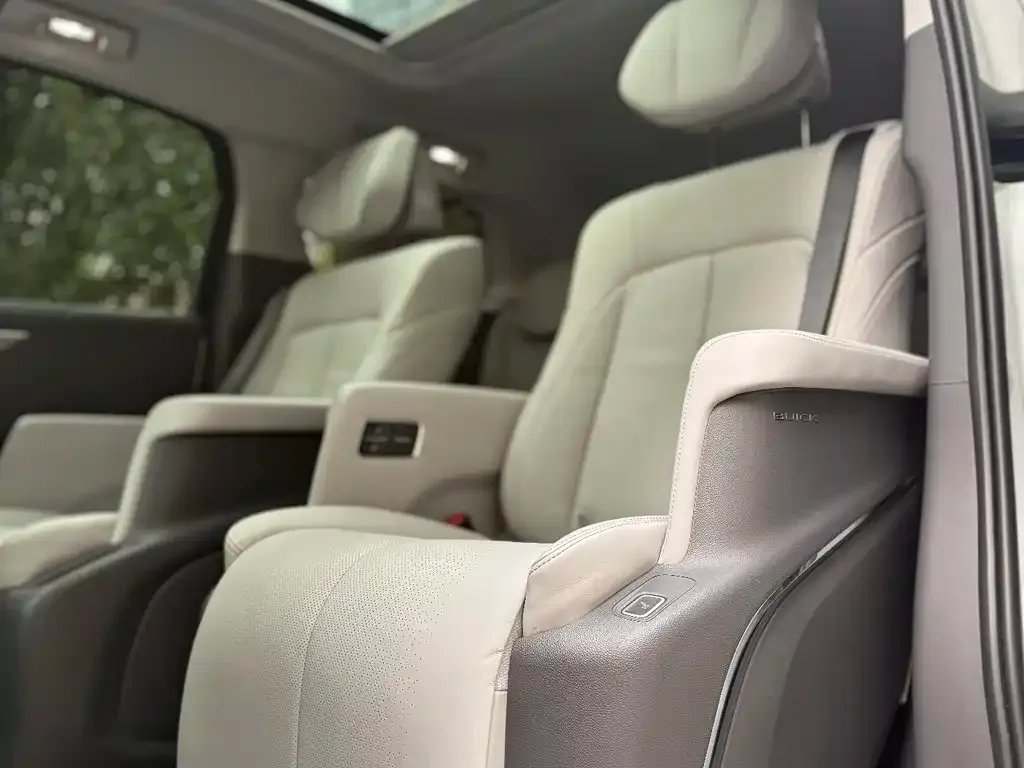 Buick GL8 2024 из CN, фото 10