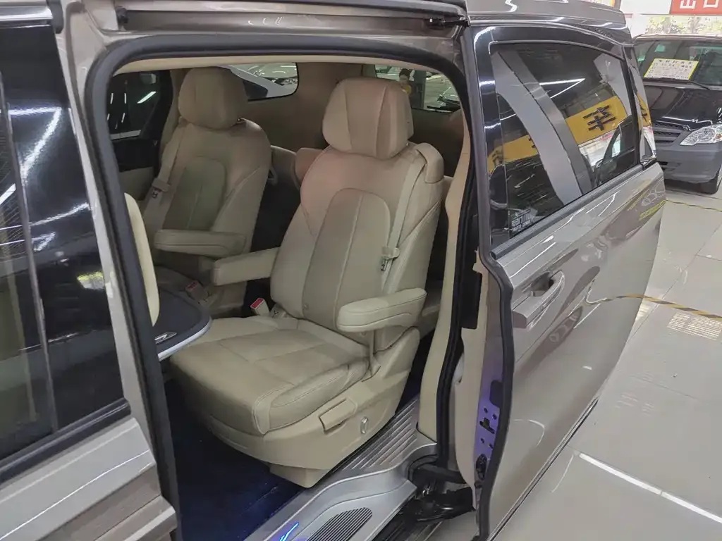 Buick GL8 2023 из CN, фото 8