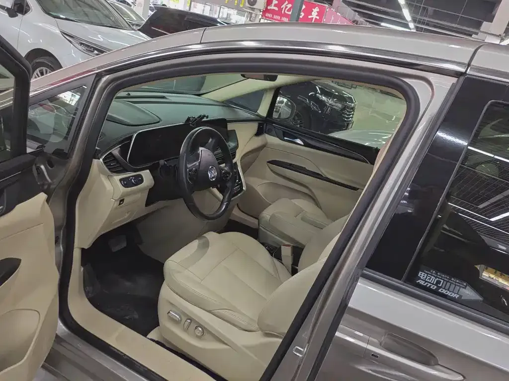 Buick GL8 2023 из CN, фото 9
