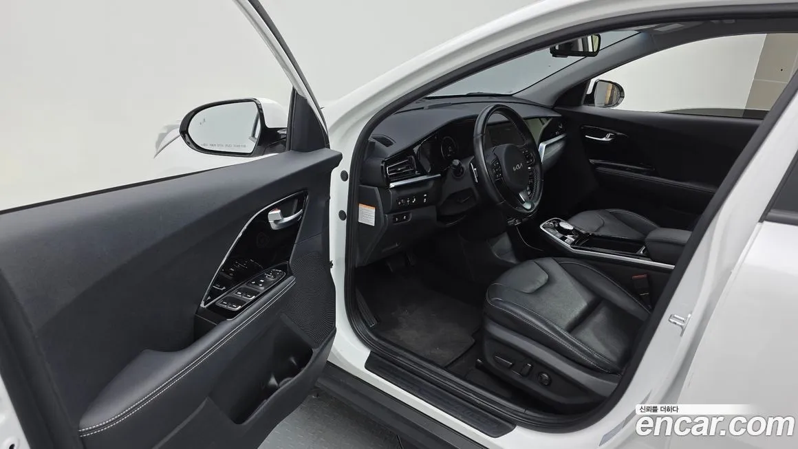 Kia Niro — фото 10