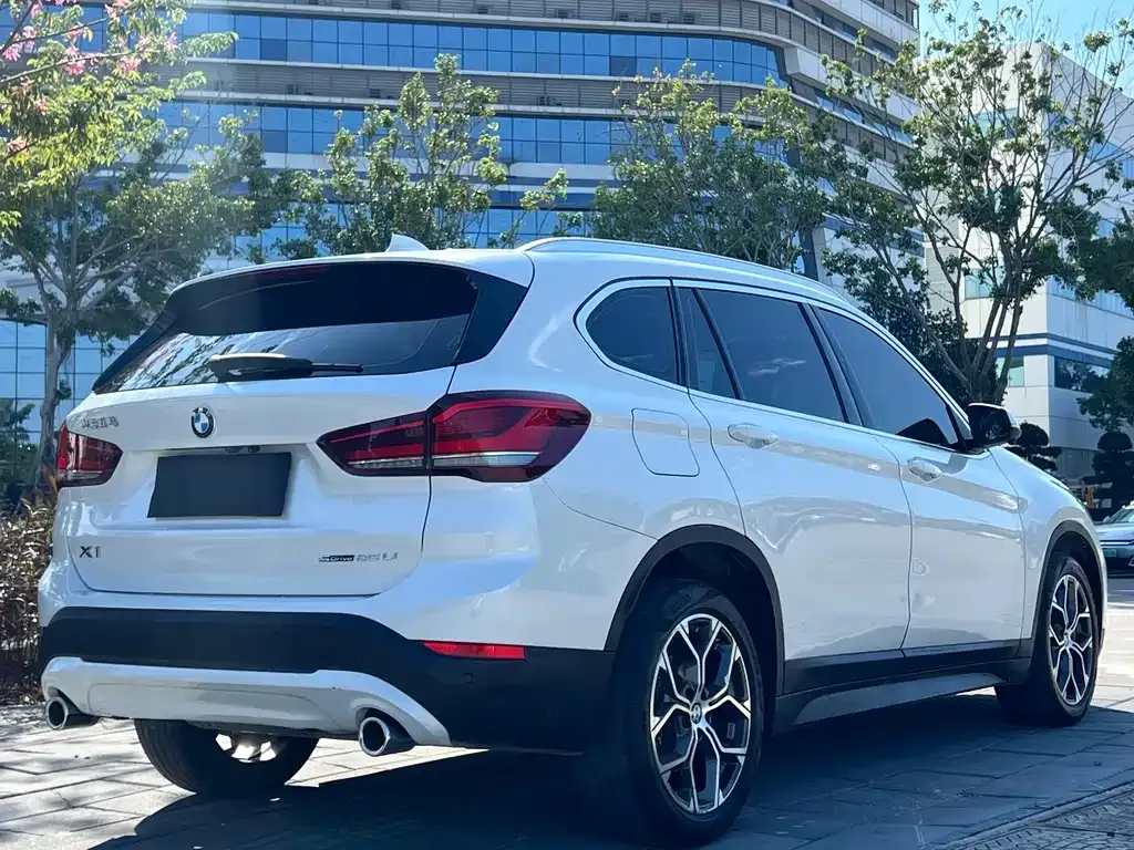 BMW X1 — фото 7
