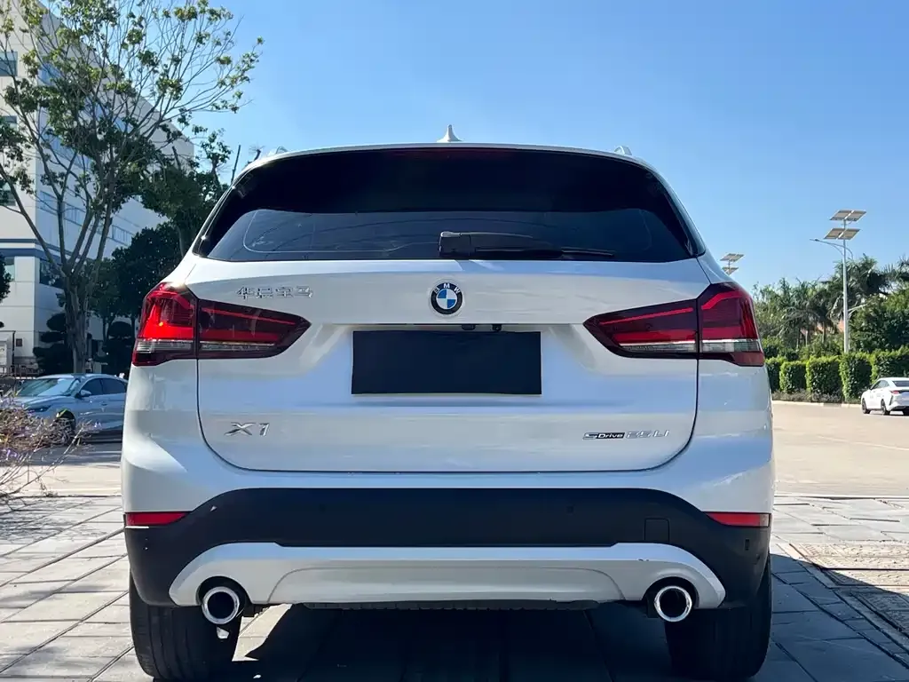 BMW X1 — фото 8