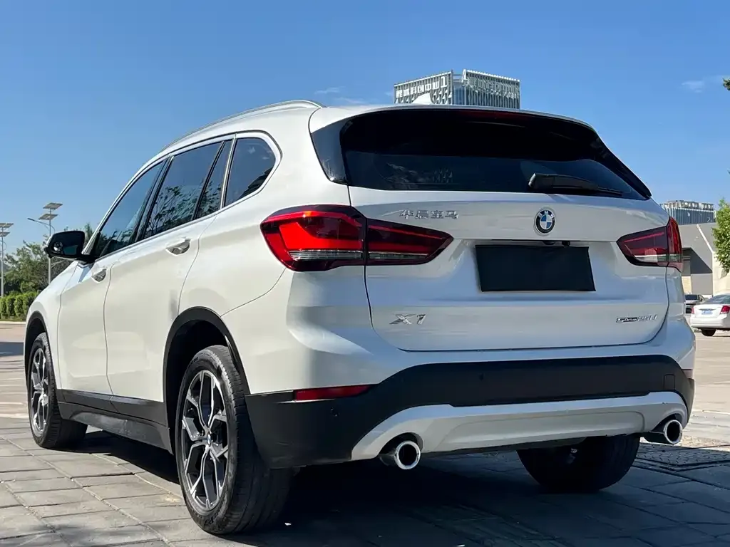 BMW X1 — фото 9