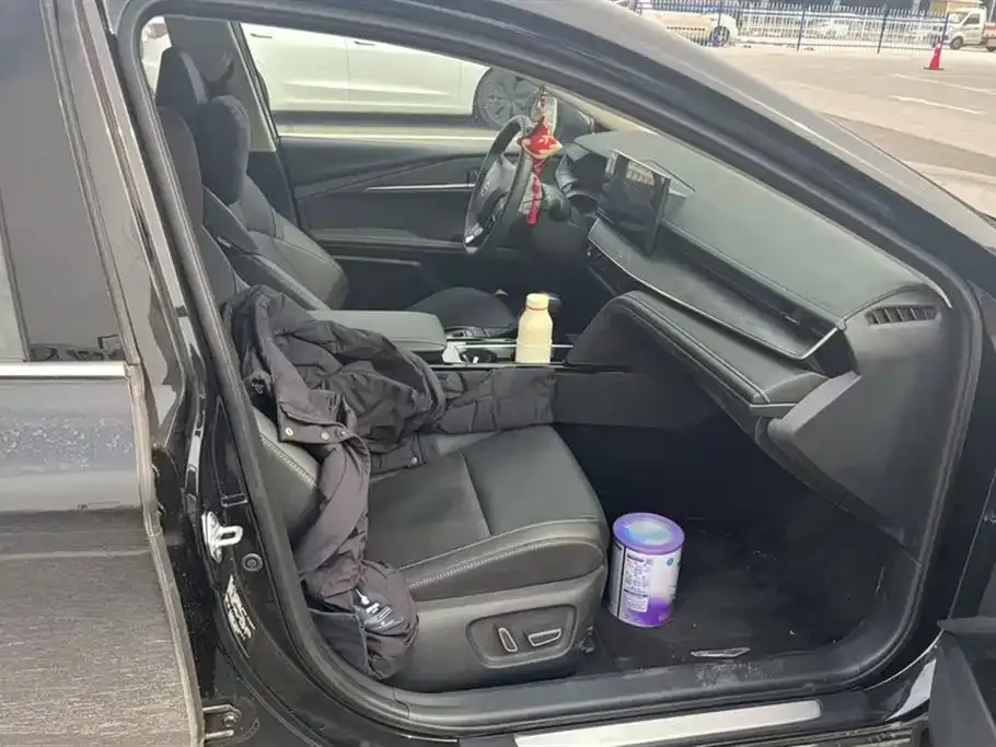 Toyota Camry 2025 из CN, фото 8