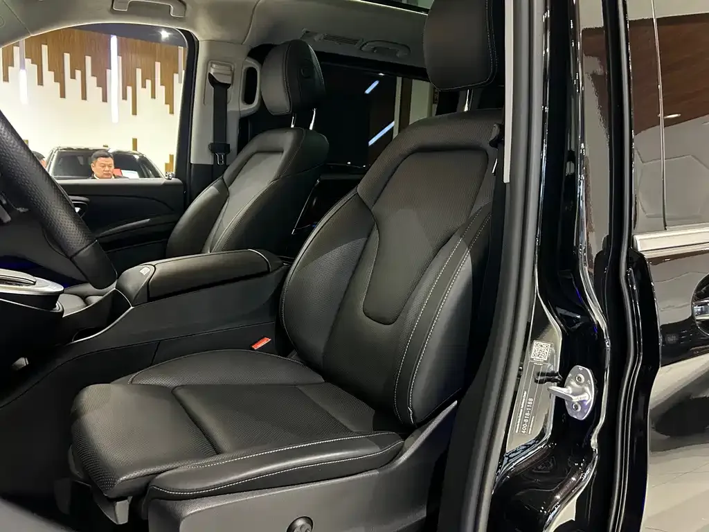 Mercedes-Benz V-Class 2023 из CN, фото 9