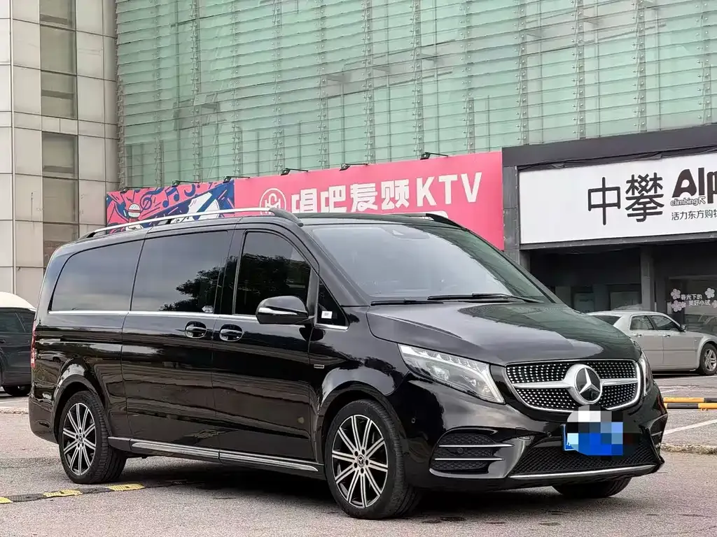 Mercedes-Benz V-Class 2023 из CN, фото 2
