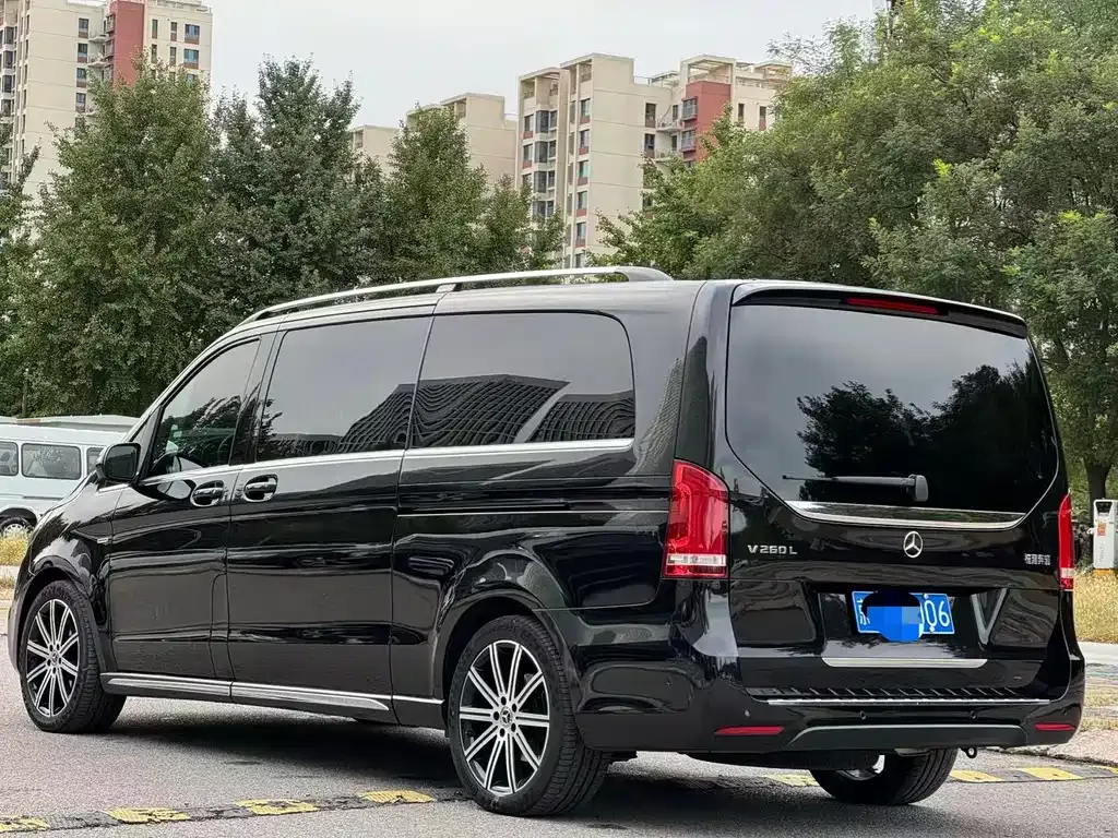 Mercedes-Benz V-Class 2023 из CN, фото 4