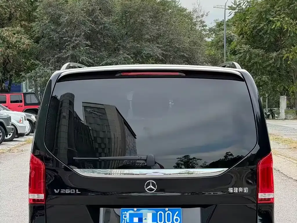 Mercedes-Benz V-Class 2023 из CN, фото 5