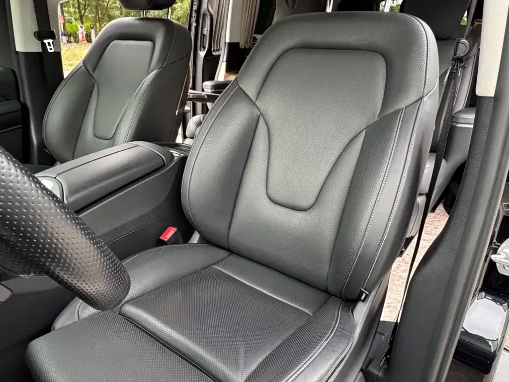 Mercedes-Benz V-Class 2023 из CN, фото 7