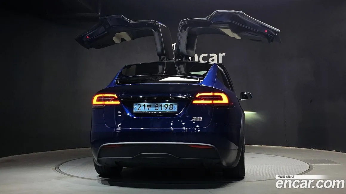 Tesla Model X — фото 4