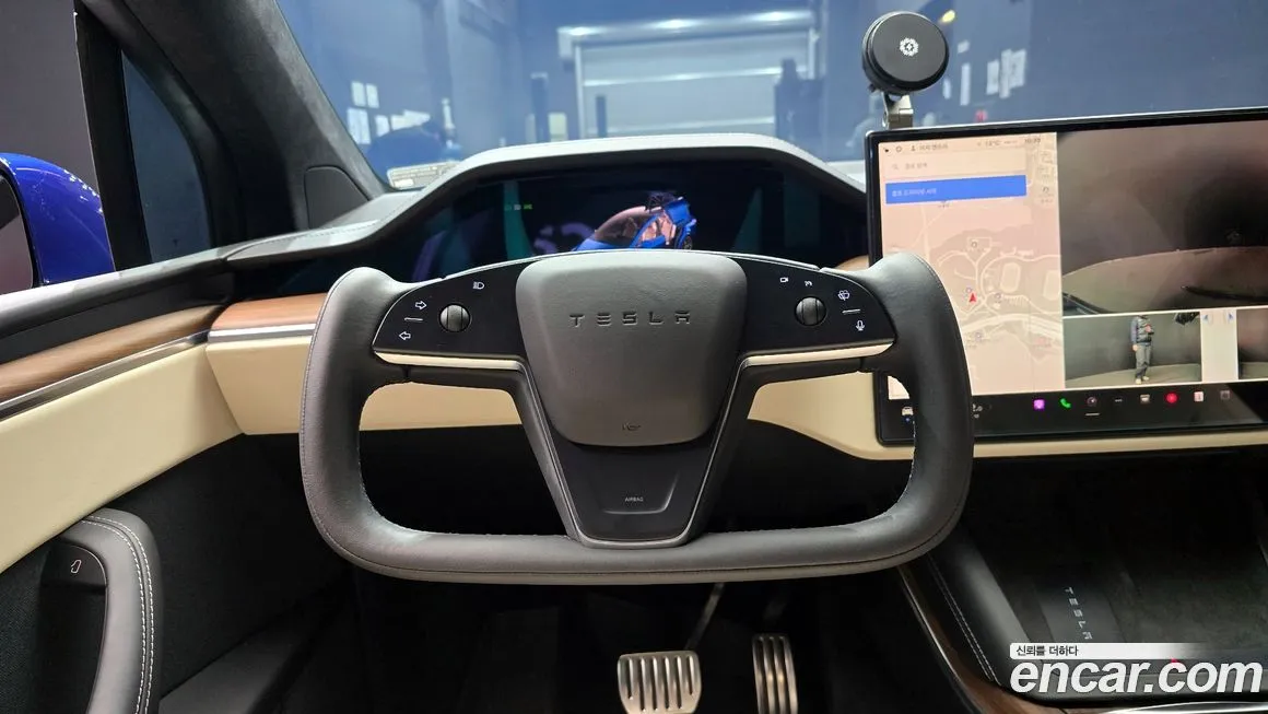 Tesla Model X — фото 9