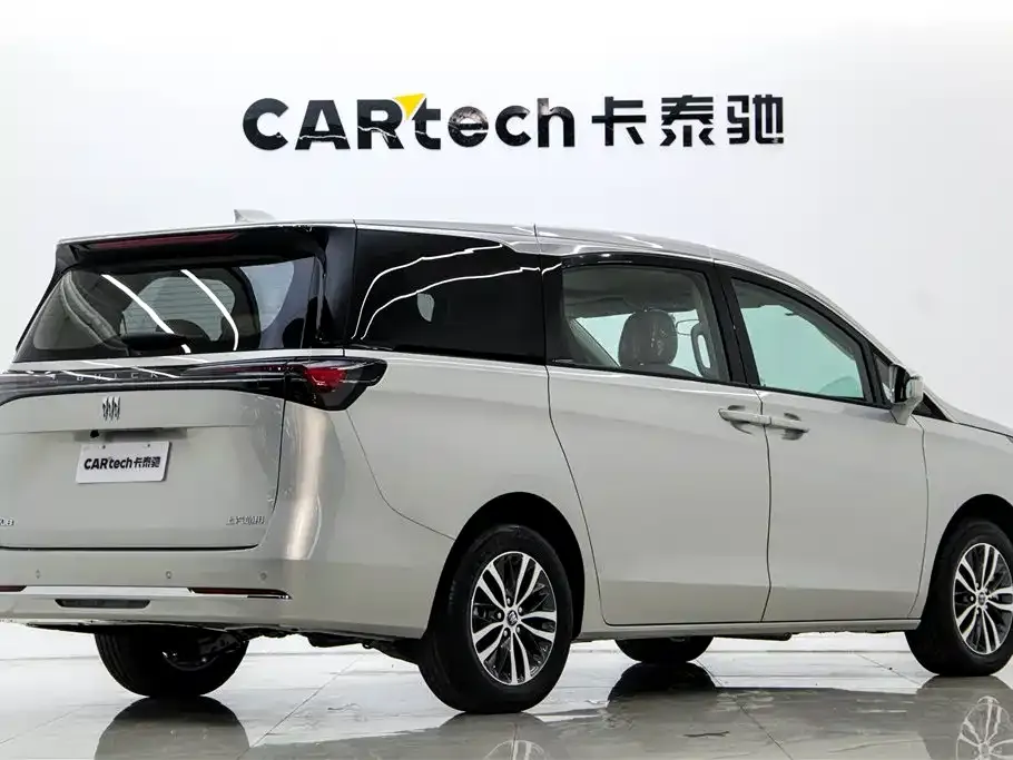 Buick GL8 2025 из CN, фото 4