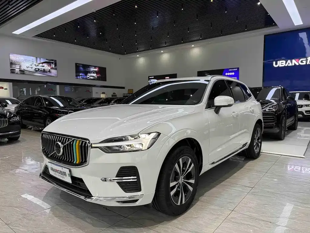 Volvo XC60 — фото 1