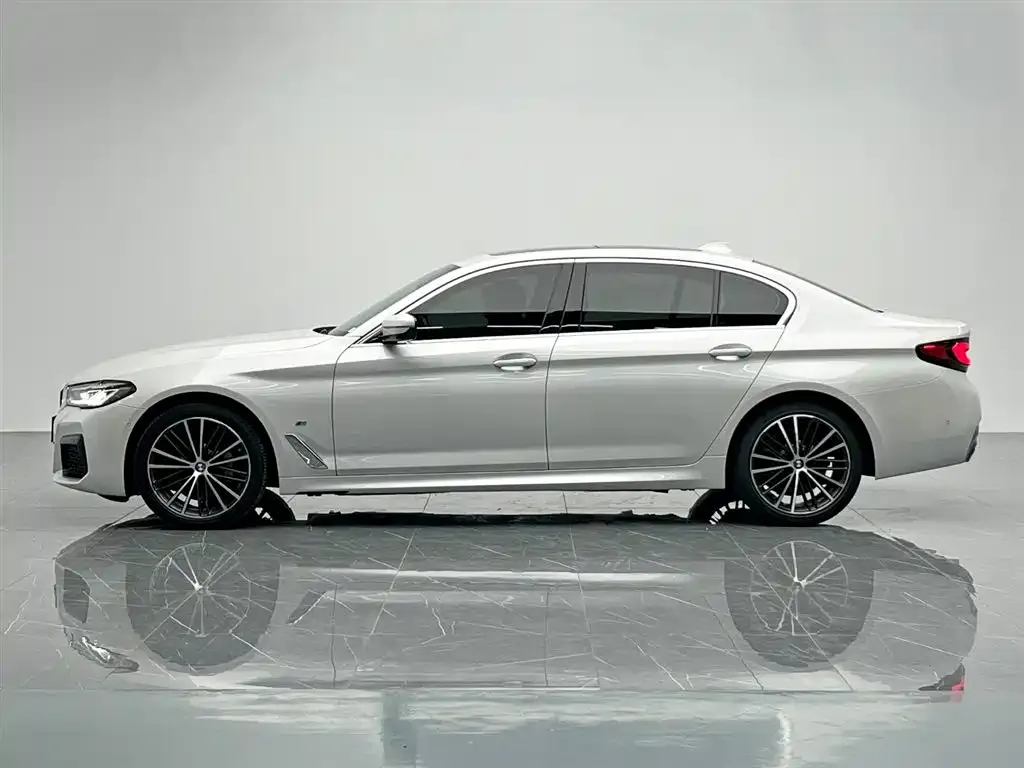 BMW 5 Series — фото 3